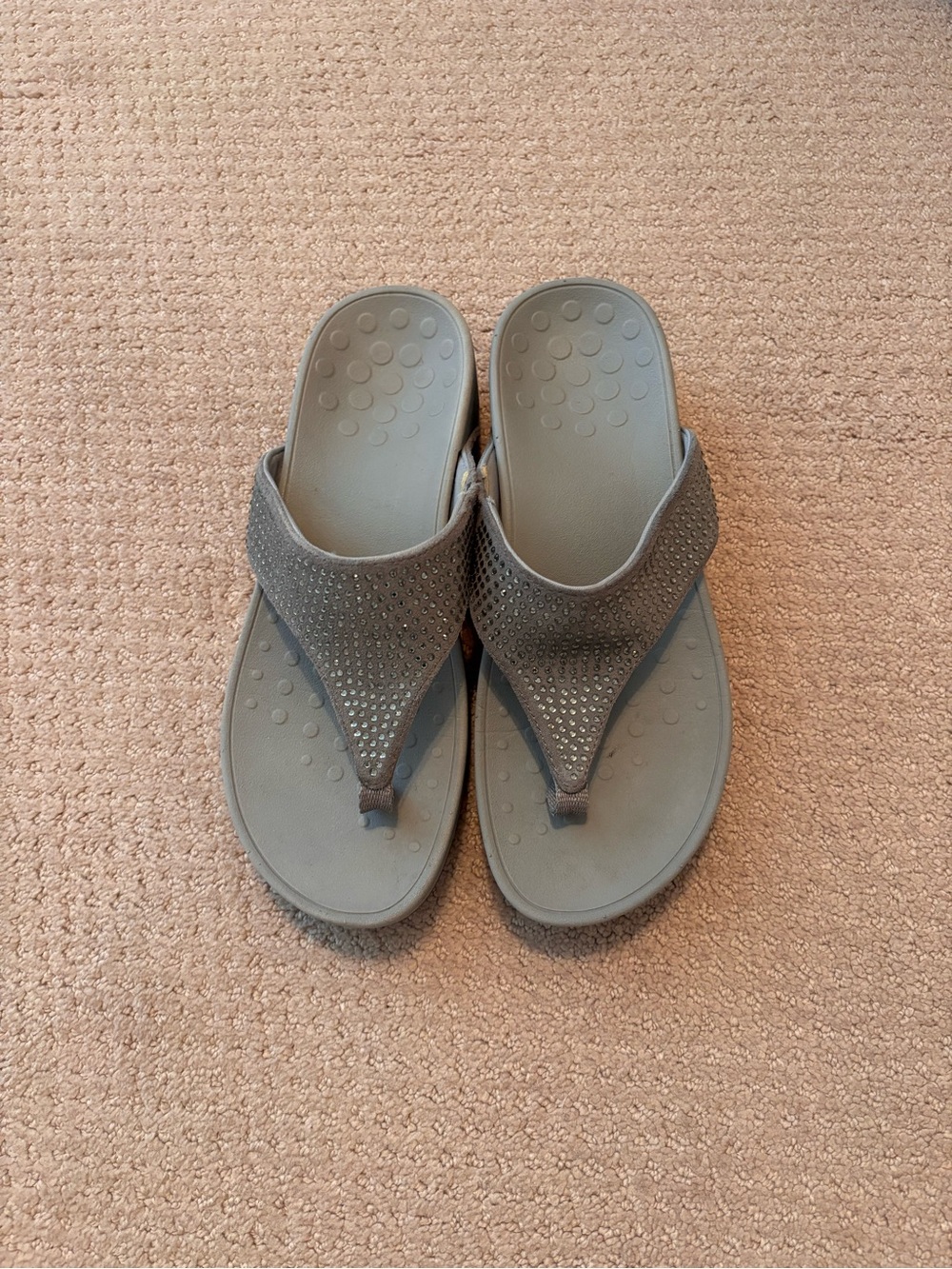 Vionic Embellished Gray Thong Sandals